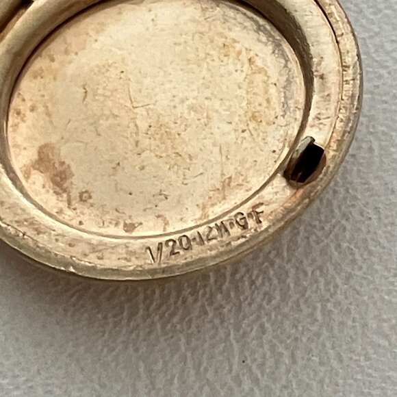 Vintage 1/20 - 12 k Gold Fill Floral Locket Necklace & 18” Chain. - Picture 8 of 8